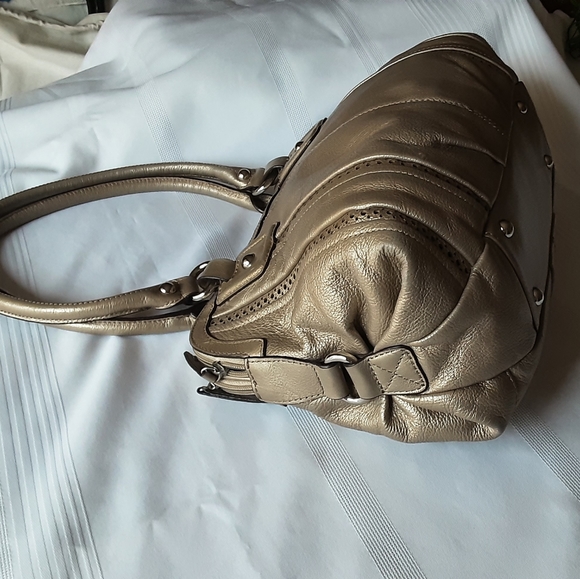 LIKE NEW Danier Metallic Gold Leather - Picture 11 of 15